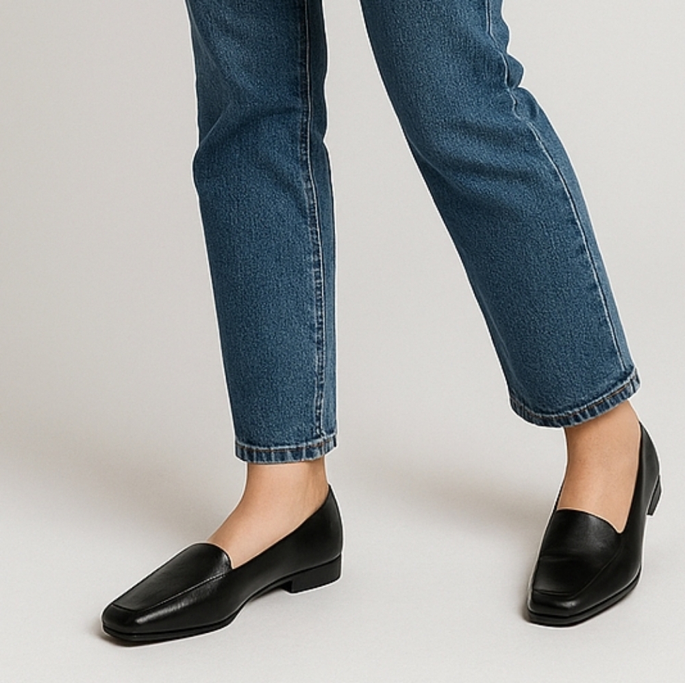 Elegant Black Leather Women's Loafers